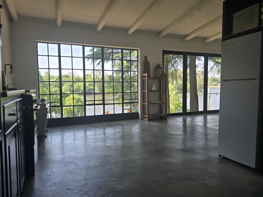 4 Bedroom Property for Sale in Lindequesdrif North West